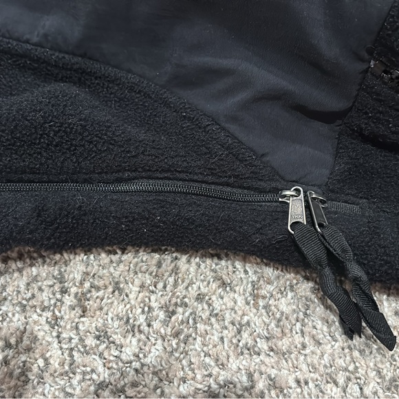 The North Face Women’s Black Performance Jacket - Picture 3 of 6